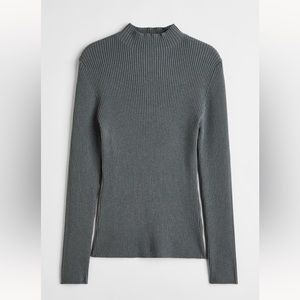 H&M | Fitted Rib-knit Sweater